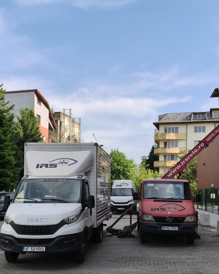 Autoutilitare și lift IRS Relo la sediu