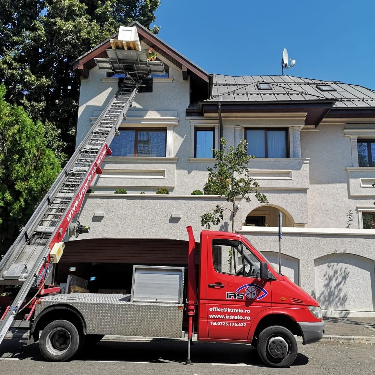 Lift Exterior pentru Mutare